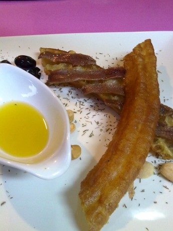 Porras con anchoas y queso de oveja