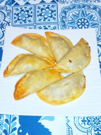 Empanadillas de atún con cebolla caramelizada