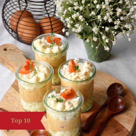 Huevos rellenos en vasito