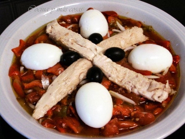 Ensalada asada con cogote de bonito