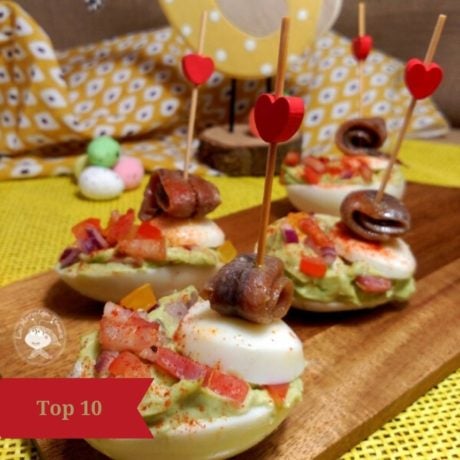 Huevos al guacamole con anchoas