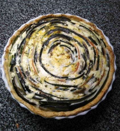 Quiche de verduras en espiral y atún