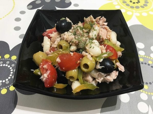 Ensalada de judías blancas y atún