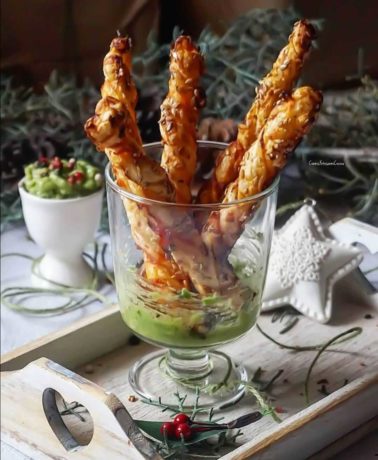 Crujiente de anchoa y tomate cherry confitado