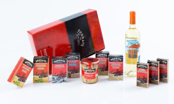 Caja Cantabrico maridada con txakoli