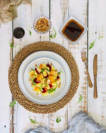 Ensalada de ñoquis con bonito y mandarina