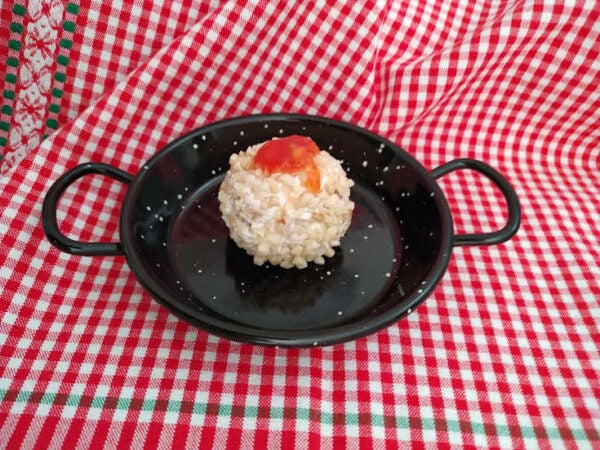 Bolita de anchoas y queso