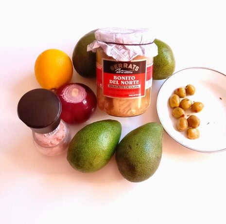 Ingredientes para preparar Aguacates al grill rellenos de Bonito del Norte