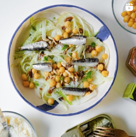 ensalada de hinojo y sardinillas