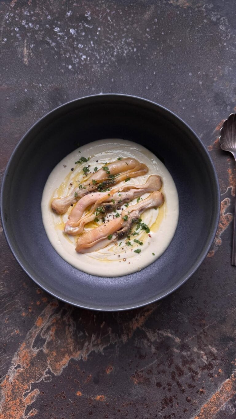 Ajo blanco de navajas