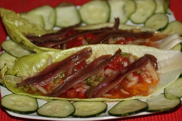 Barquillas de vinagreta y anchoas del Cantábrico de Conservas Serrats