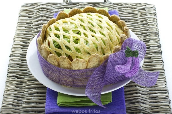 Charlota de tortilla rellena de bonito del norte