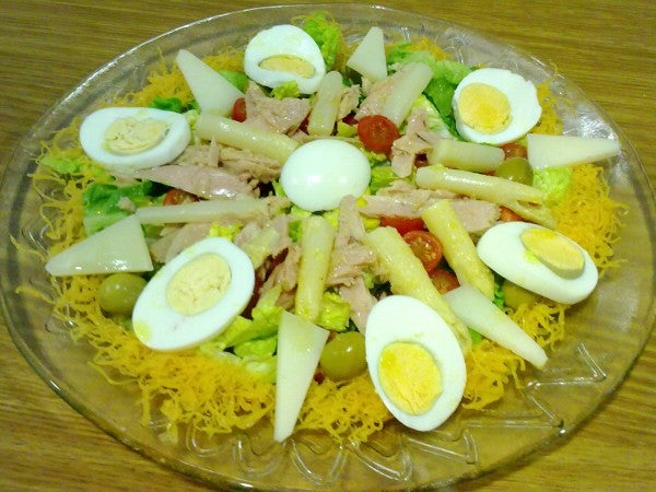 Ensalada festiva de bonito del norte de Conservas Serrats