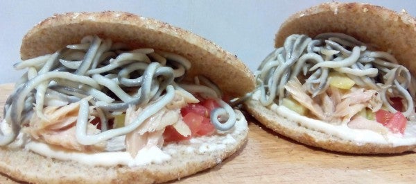 Bocadillo de ventresca y gulas