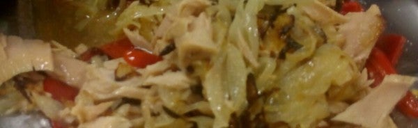 Bonito del Norte con pimientos y cebolla