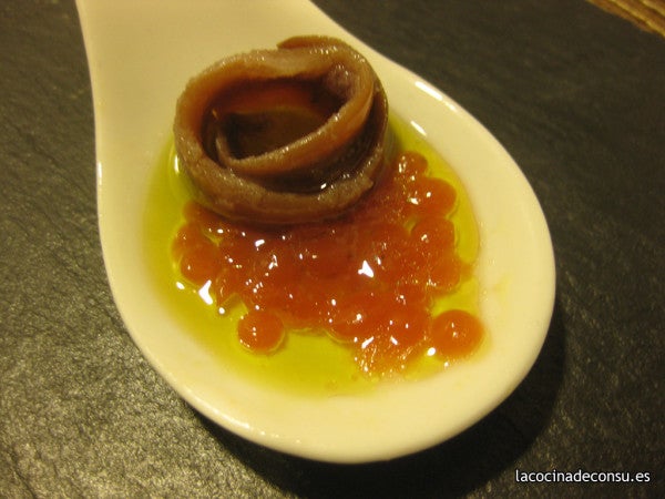 Caviar de tomate con anchoa