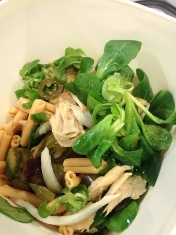 Ensalada de pasta de lentejas con Bonito del Norte