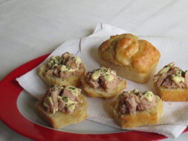 Panecillos de mostaza con atún