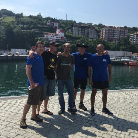 Participantes del campeonato de zinga en el Día de la Galerna de Bermeo