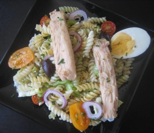 Ensalada de pasta con cogote de Bonito del Norte