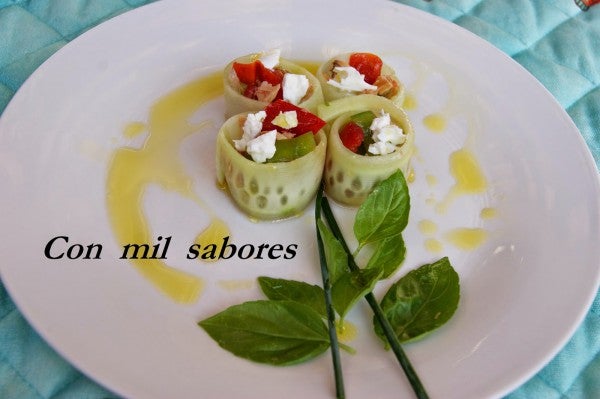 Rollitos de pepino con piriñaca