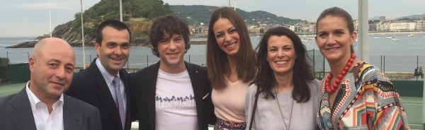 Equipo de Serrats y representantes de MasterChef