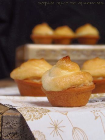 Canapés navideños: tartaletas marineras de atún y merluza