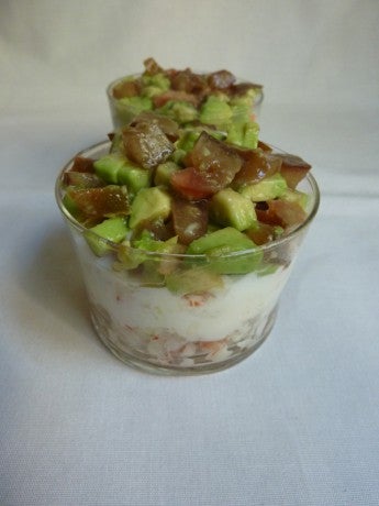 Vasitos de cangrejo, gambas y aguacate
